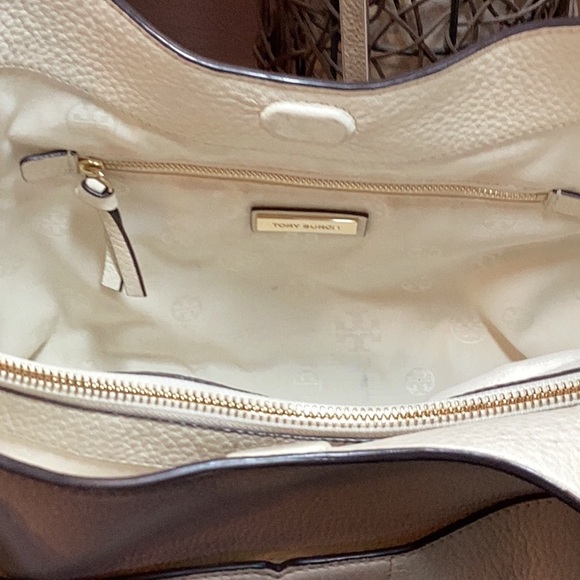 Authentic Tory Burch Elegant Cream Bombe T Tote Bag - Picture 8 of 9